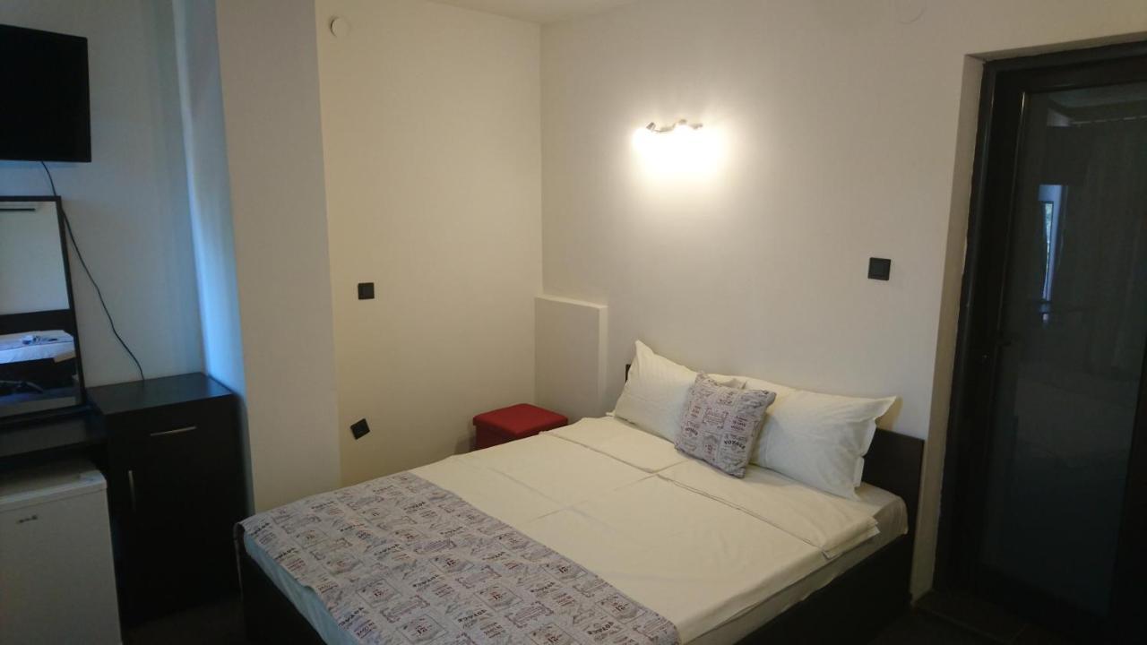 Park Apartments & Rooms Popovi サンダンスキ エクステリア 写真